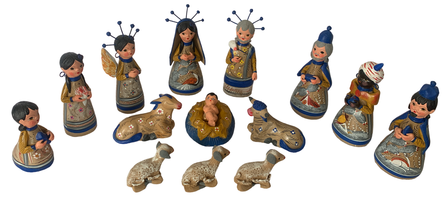 Large nativity scene with 14 figurines, blue