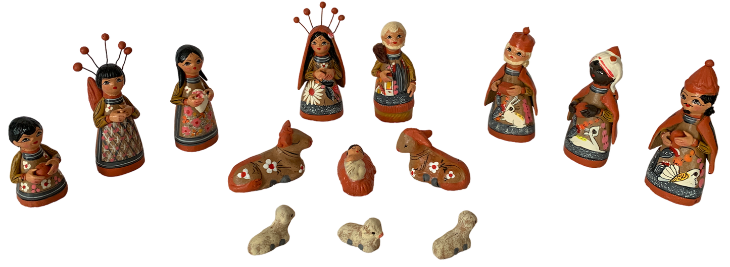 Crèche moyenne 14 santons, ocre (11 cm).